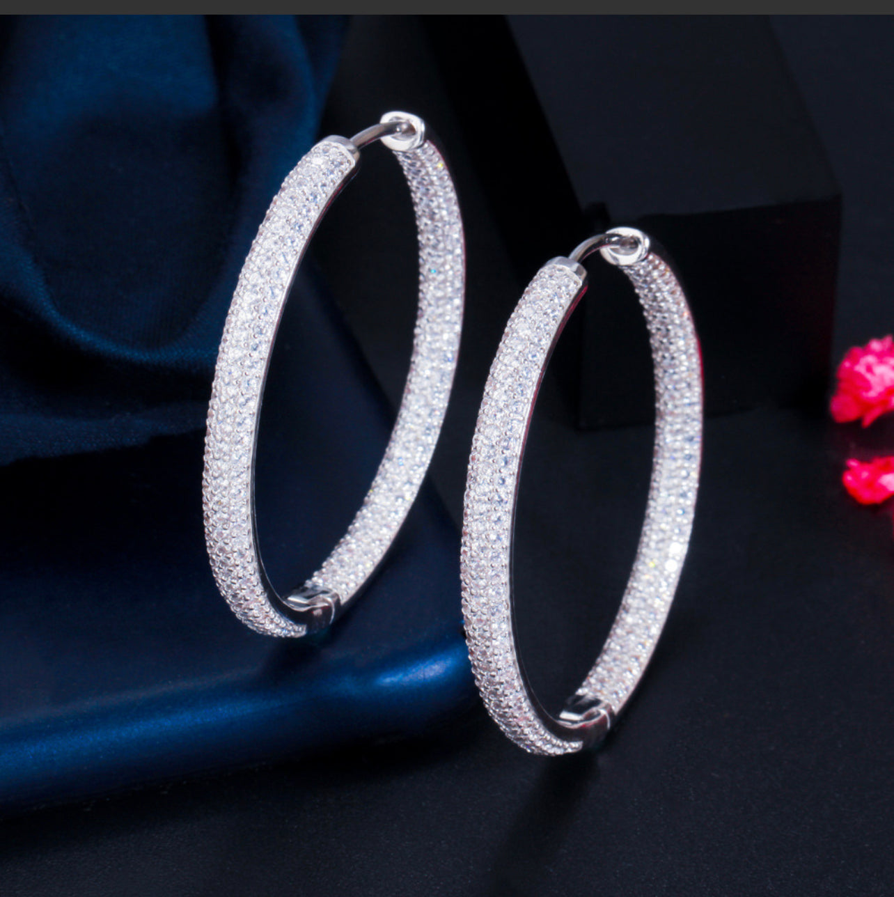 Luxury hoop medium size earrings