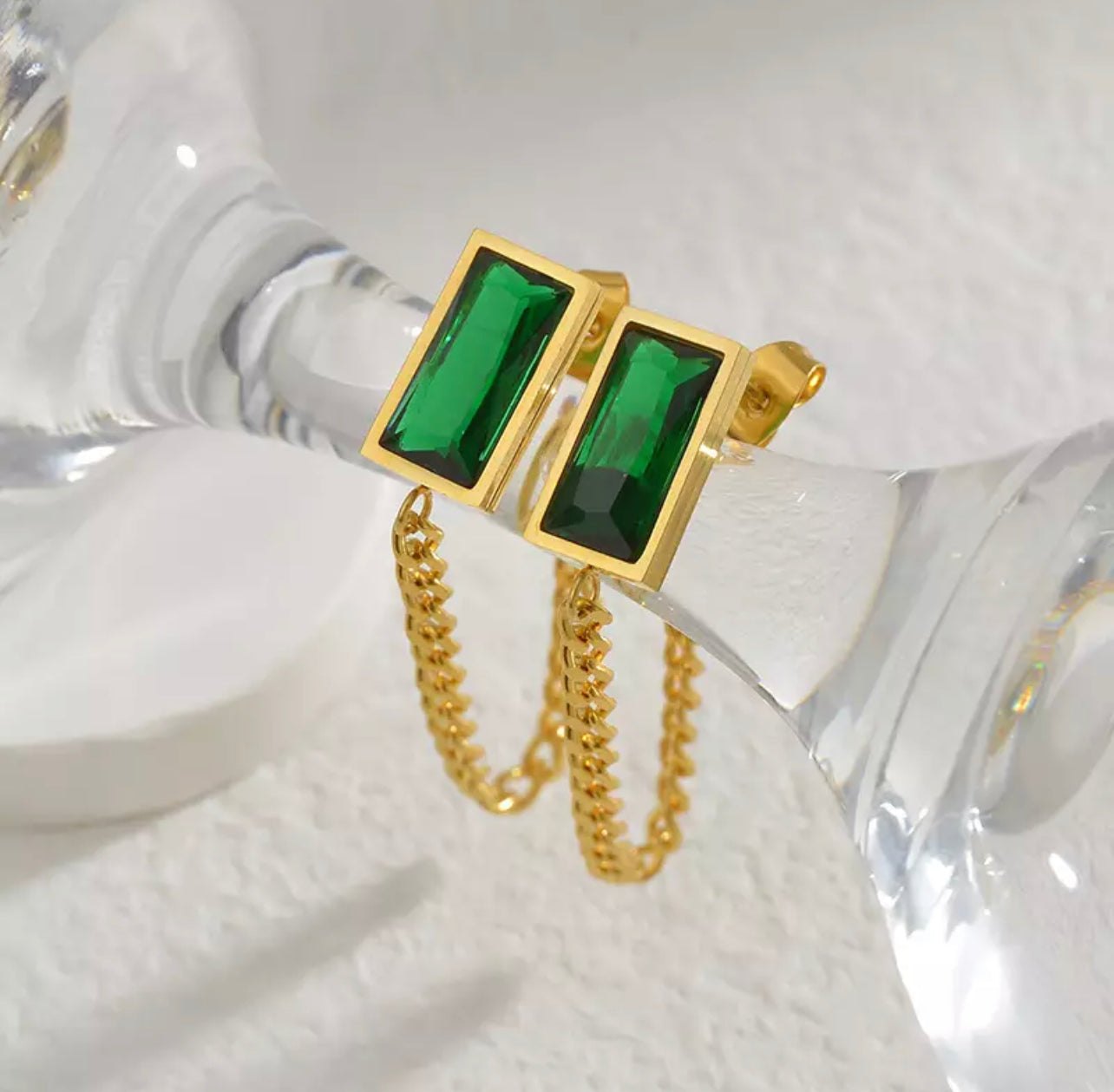 Small green and gold chain earring